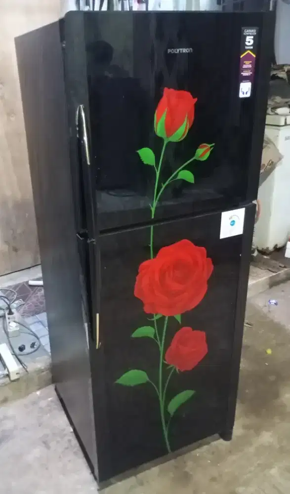 Kulkas 2pintu Polytron seperti baru