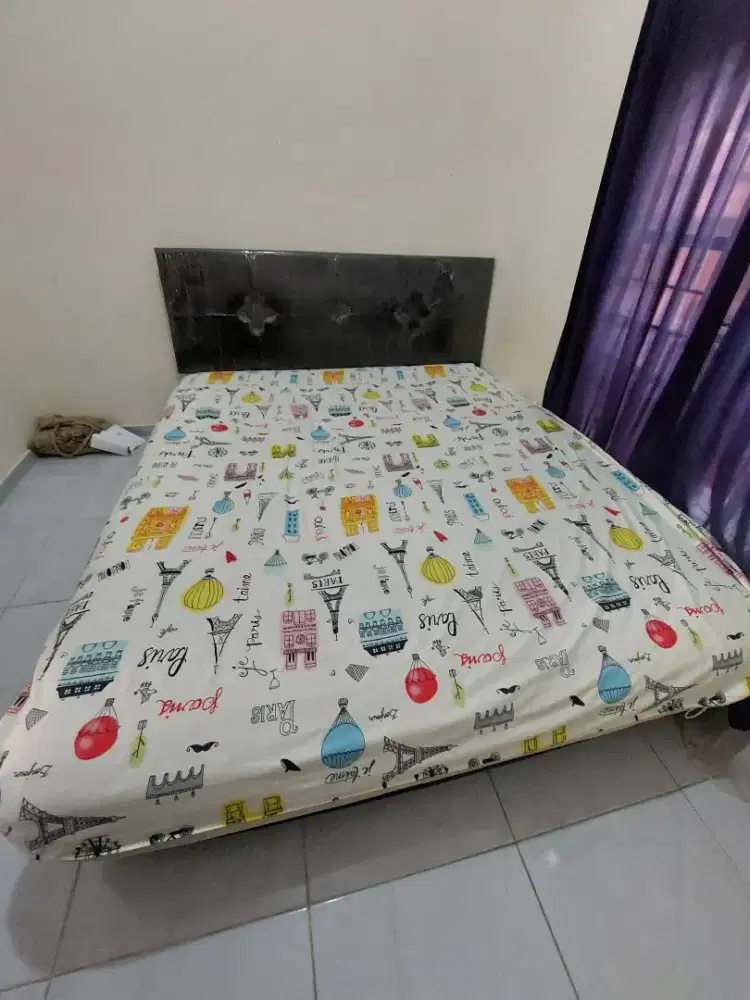 Kasur dan dipan