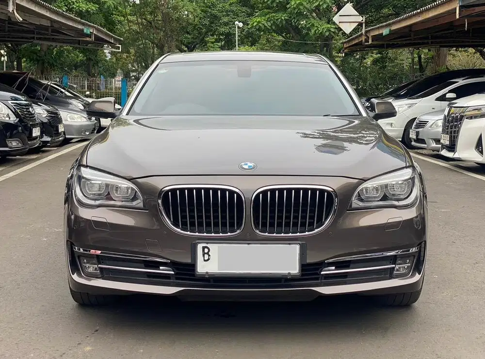 TERMURAH!! BMW 730Li AT COKLAT 2013