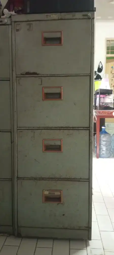 Lemari Besi kabinet file 4 susun