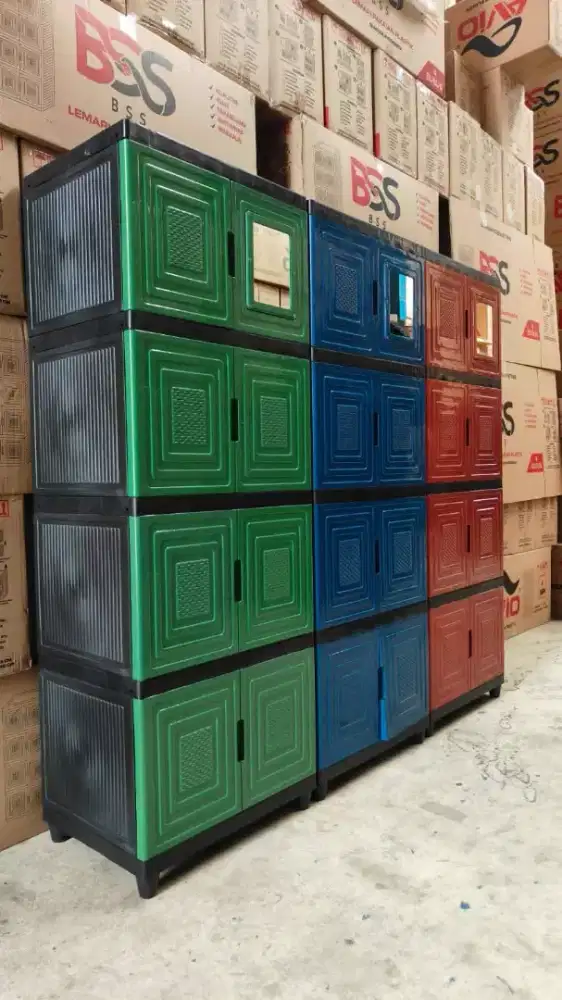 RAK PAKAIAN 4 SUSUN KACA