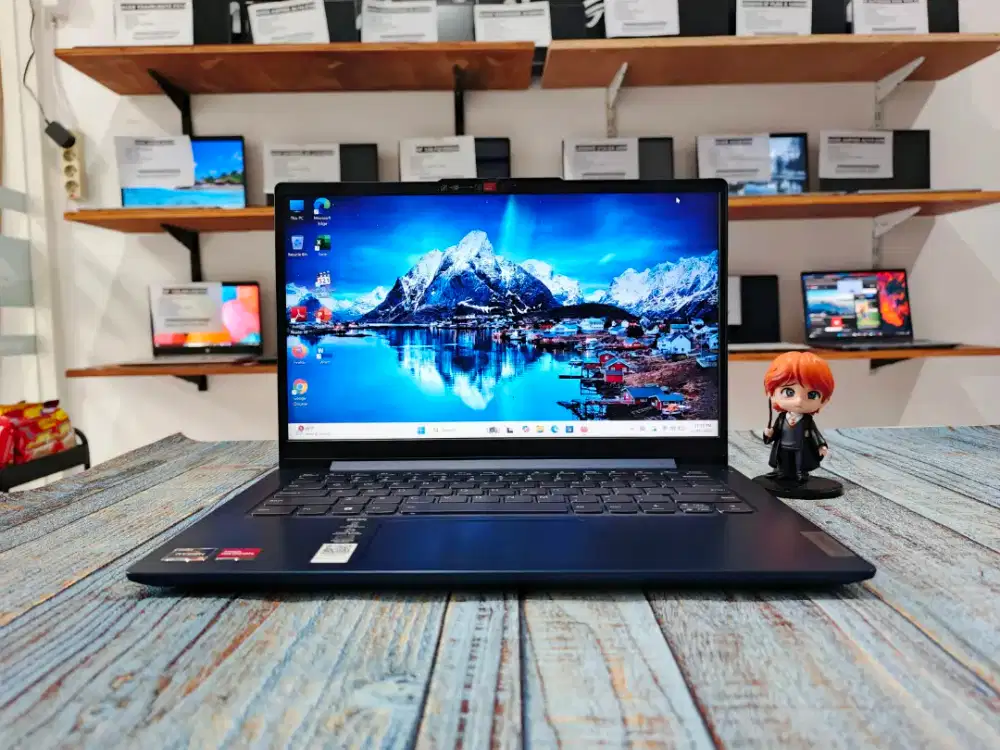 Dijual Cepat Laptop Second LENOVO IP 3 14AMN8/Ryzen 3 7320U/RAM 8 GB