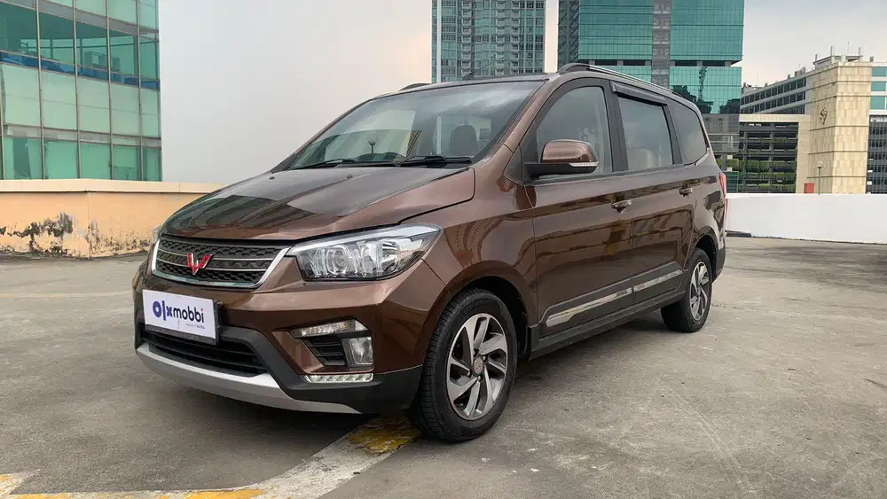 Pajak Panjang - Wuling Confero S 1.5 C Bensin-MT 2017