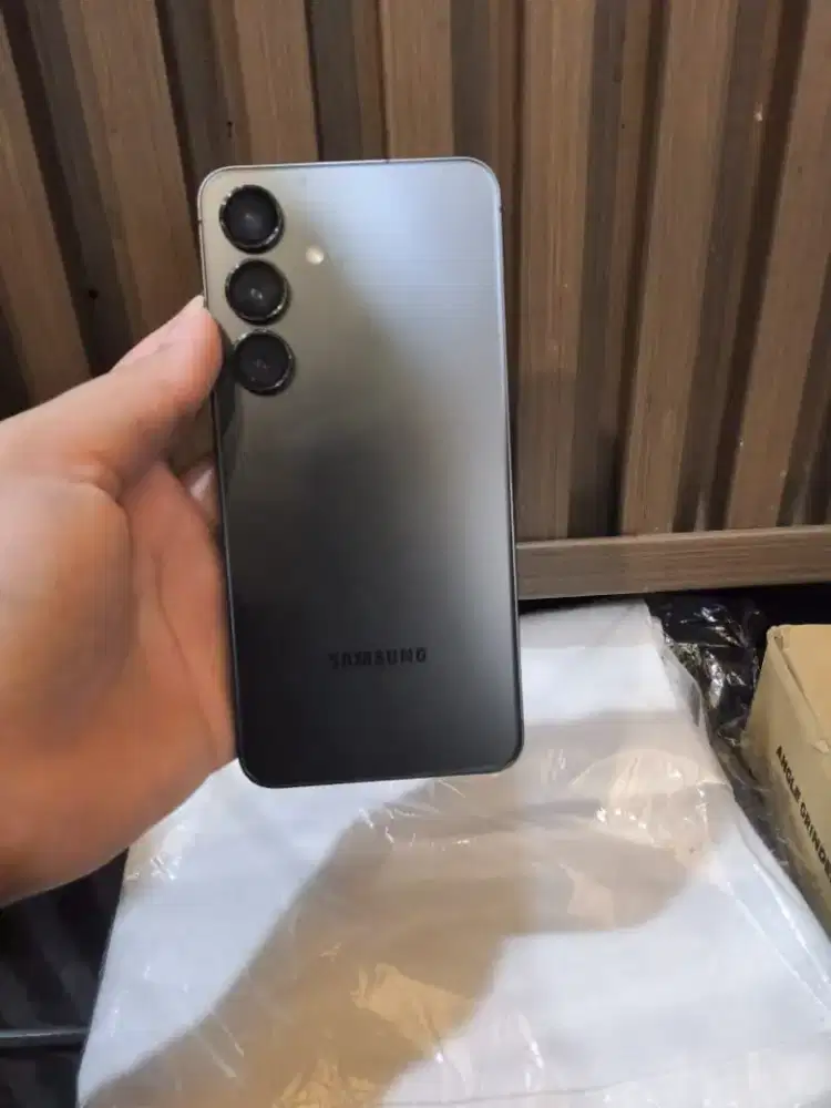 Jual Santai: Samsung Galaxy S24 5G / SimCard - RAM 12/512GB