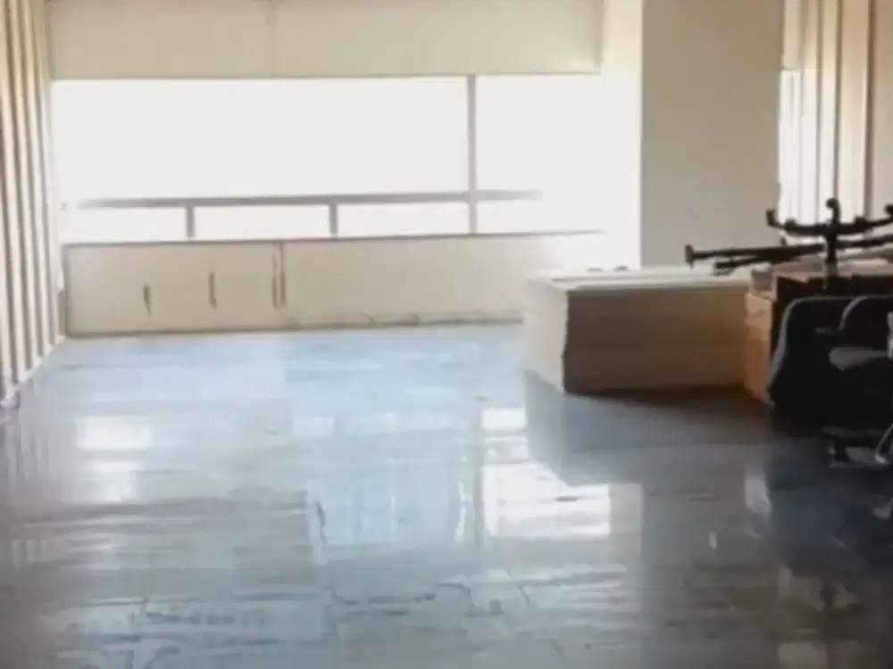 SEWA KANTOR DI  JAKARTA SELATAN  SUDIRMAN 92M2  BARE  135K NEGO