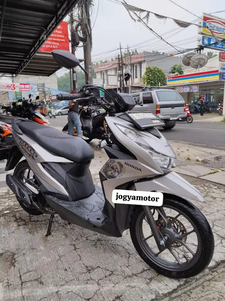 (B) honda beat street 2023