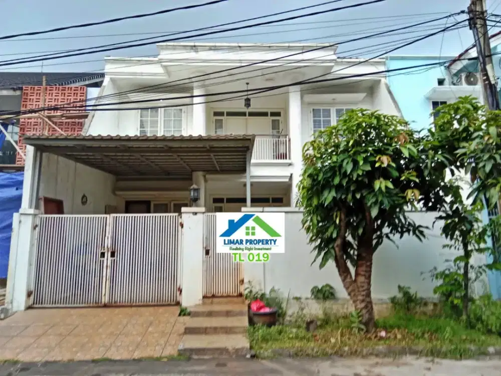 Rumah 2 Lantai Luas Nyaman Terawat di Lokasi Idaman Taman Laguna