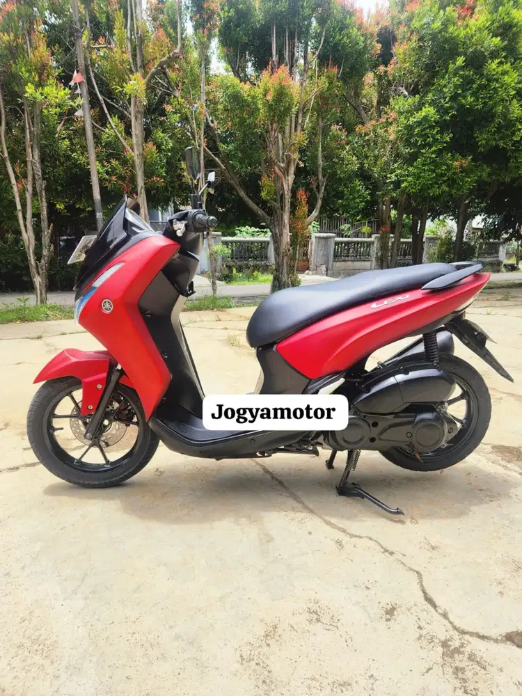 (B) yamaha lexi 125 cc 2018 cash credit