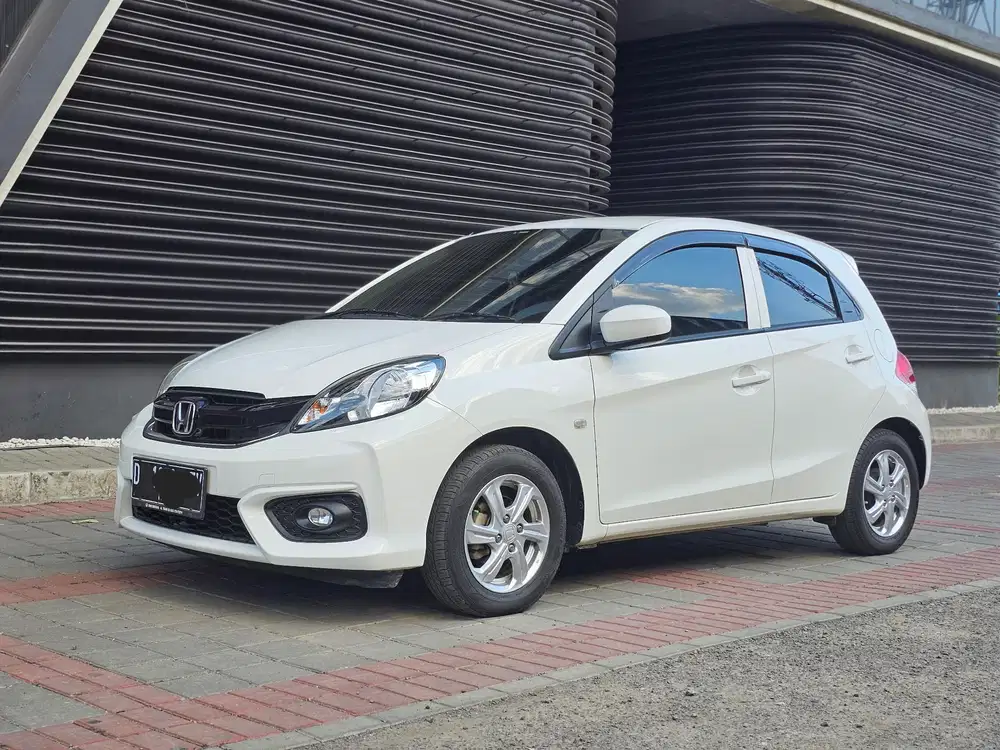 BRIO E CVT 2016 LOW KM AC Digital