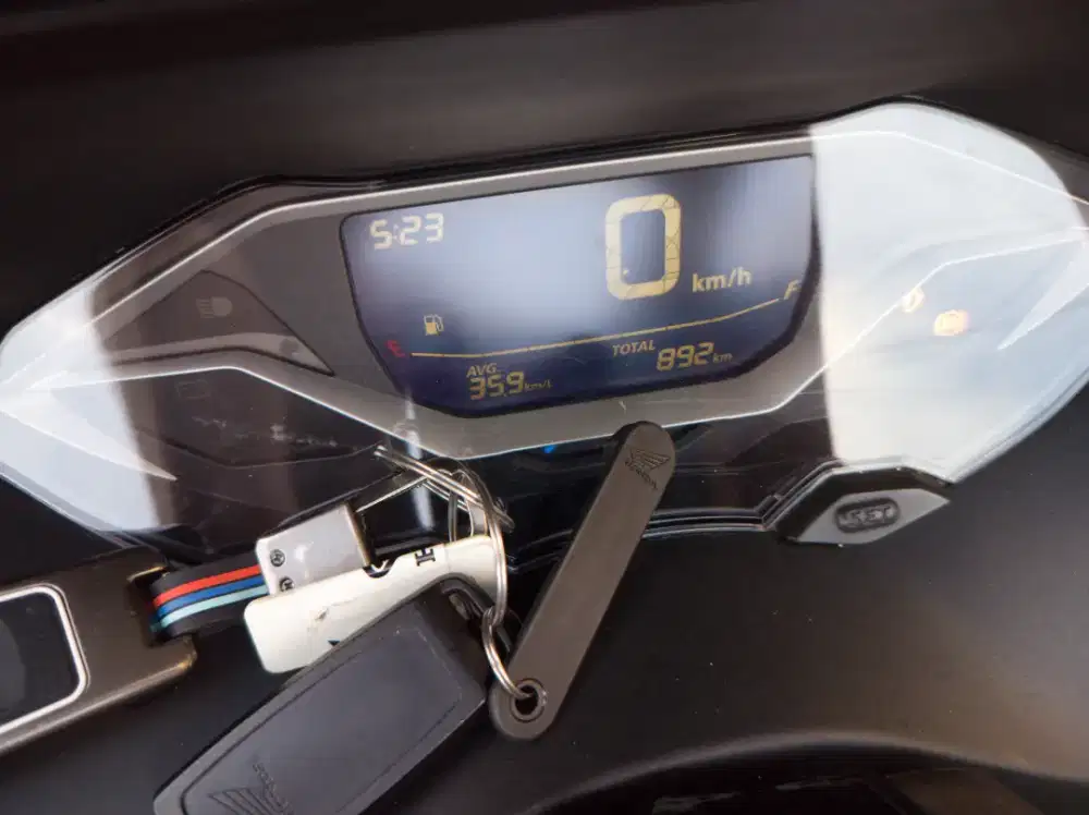 PCX TYPE TERTINGGI ABS KM LOW 800 PERAK ORIGINAL