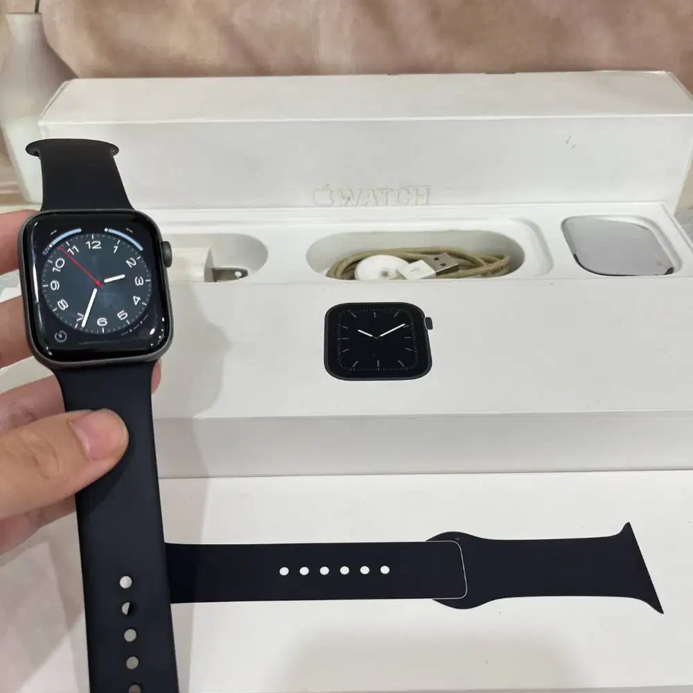 Apple Watch Series 5 44mm warna Space Gray fullset