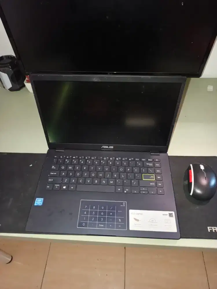 Di jual laptop Asus E410MA
