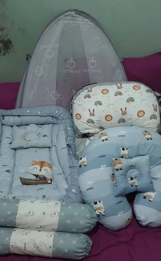 Set perlengkapan tidur Bayi merk Omiland. (Bisa NEGO)
