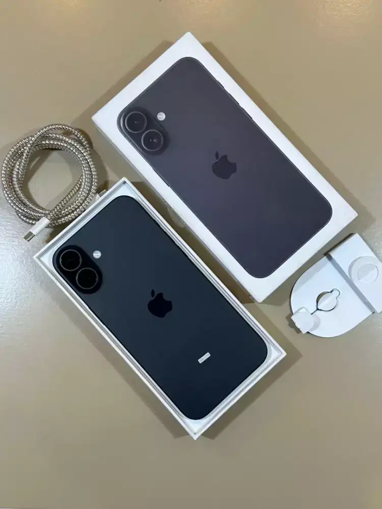 Jual Beli iPhone 16 Plus Warna Black 128GB pemakaian singkat