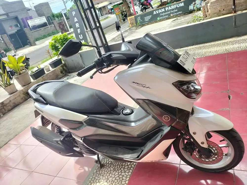 YAMAHA NMAX PUTIH TAHUN 2019