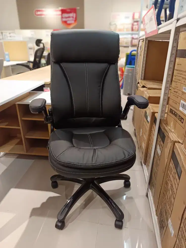 Kursi kantor direktur merk selma