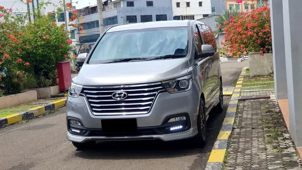 Hyundai h1 royale diesel 2019 abu metalik pajak panjang