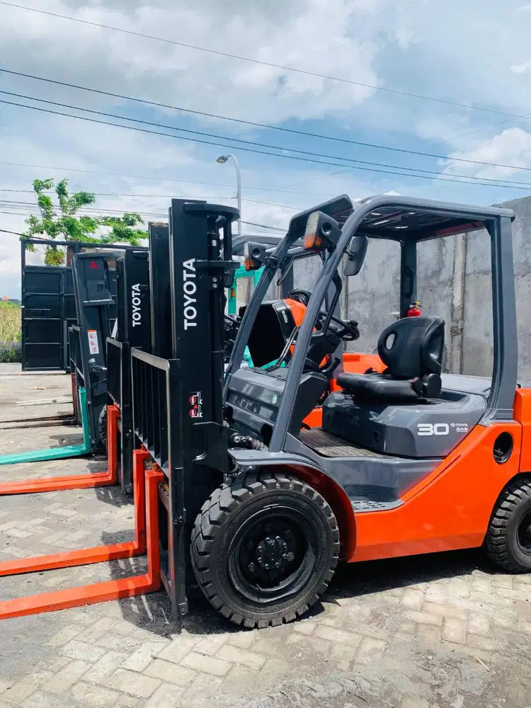 READY FORKLIFT BEKAS TOYOTA 3 TON MAST 3 METER UNIT NORMAL