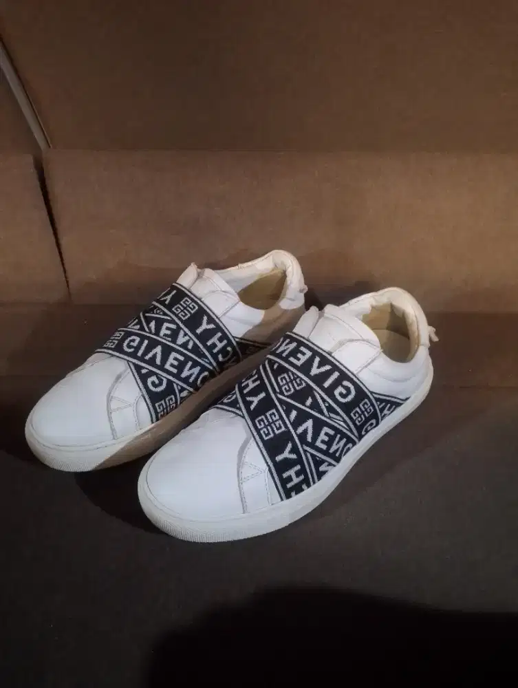 Givenchy slip-on size 36 w/putih ori