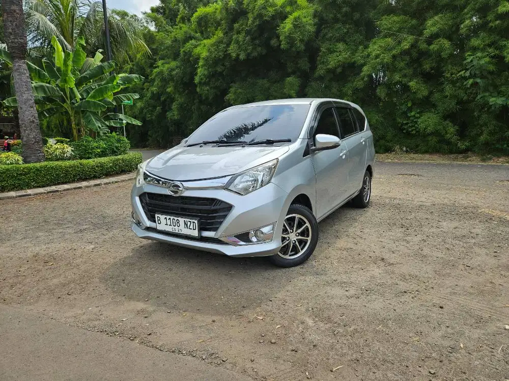Daihatsu Sigra 1.2 R Deluxe Tahun 2019 Silver MT