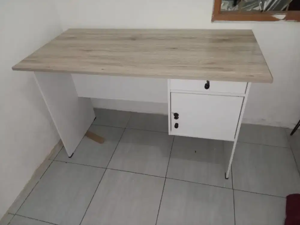 Meja kerja p 120