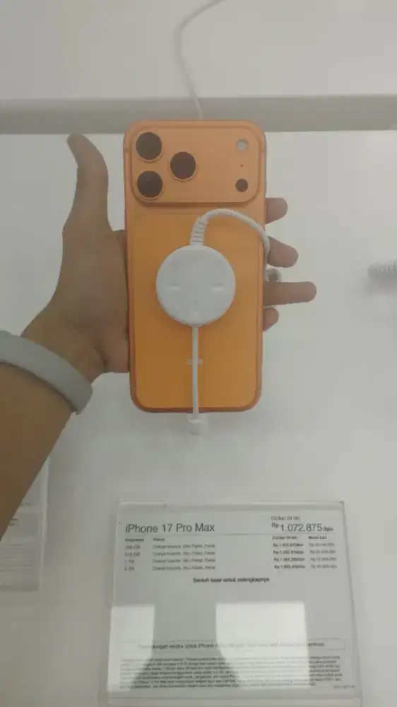 Iphpne 17 Pro Max 256 Silver Ready / Homecredit