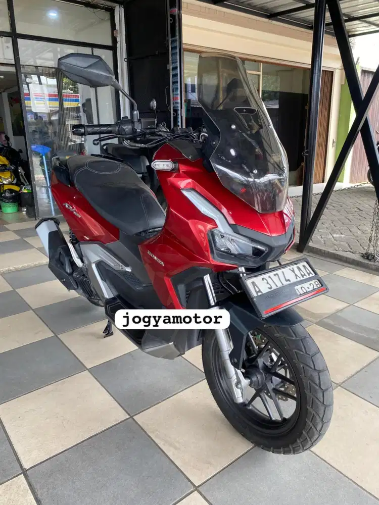 (B) honda adv 160 cbs 2023 cash credit