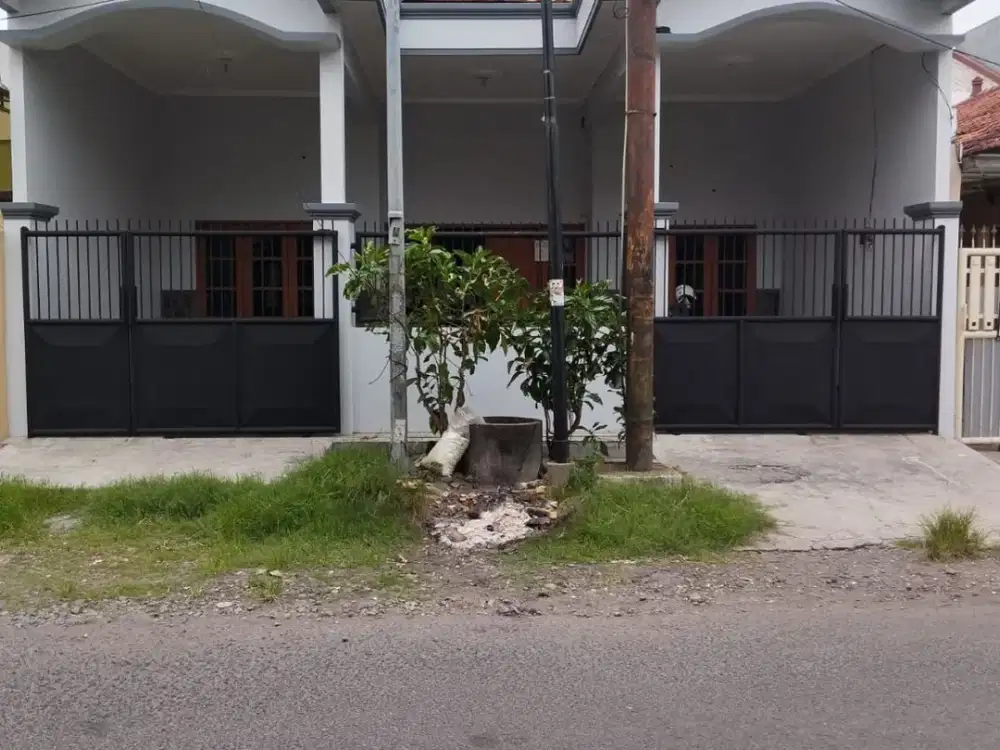 Disewakan rumah dukuh kupang timur