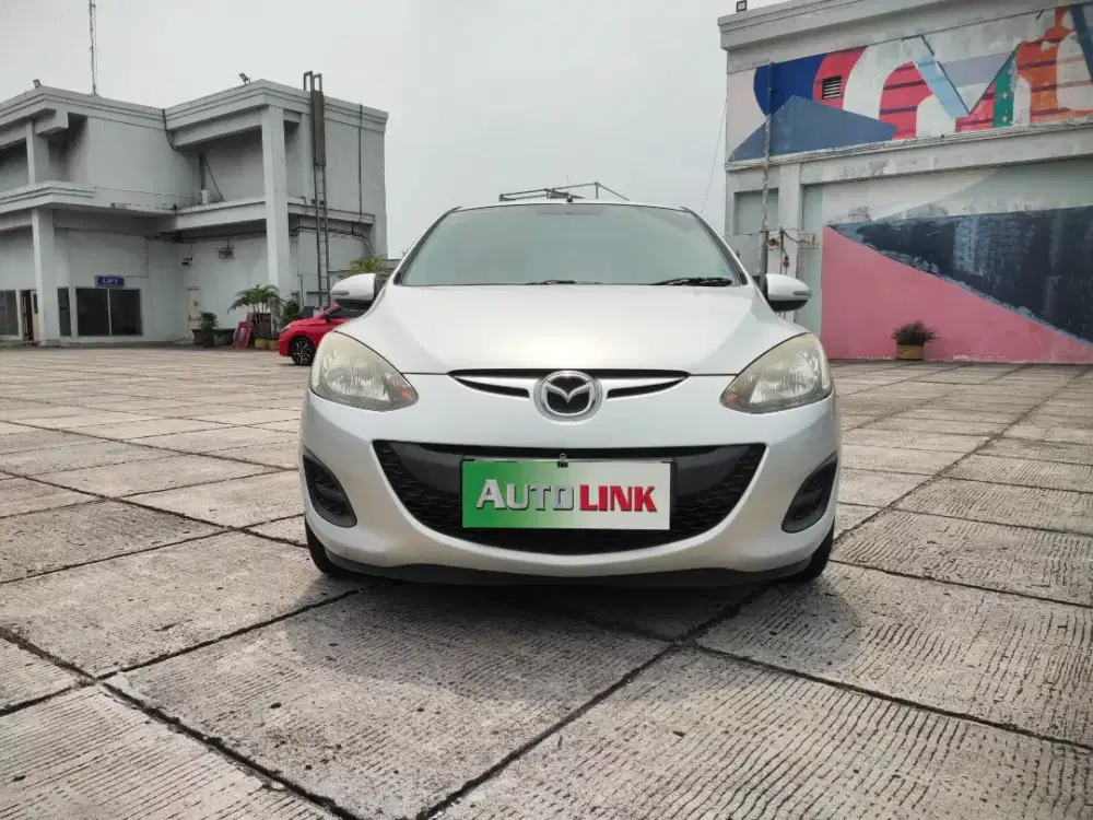 Mazda 2 R HB 2012 AT SILVER 2013 MATIC KM ANTIK TANGAN PERTAMA BAGUS