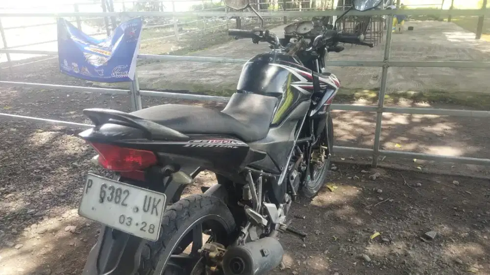 Dijual cepat! CB150R mulus, mesin halus, siap pakai tanpa PR!