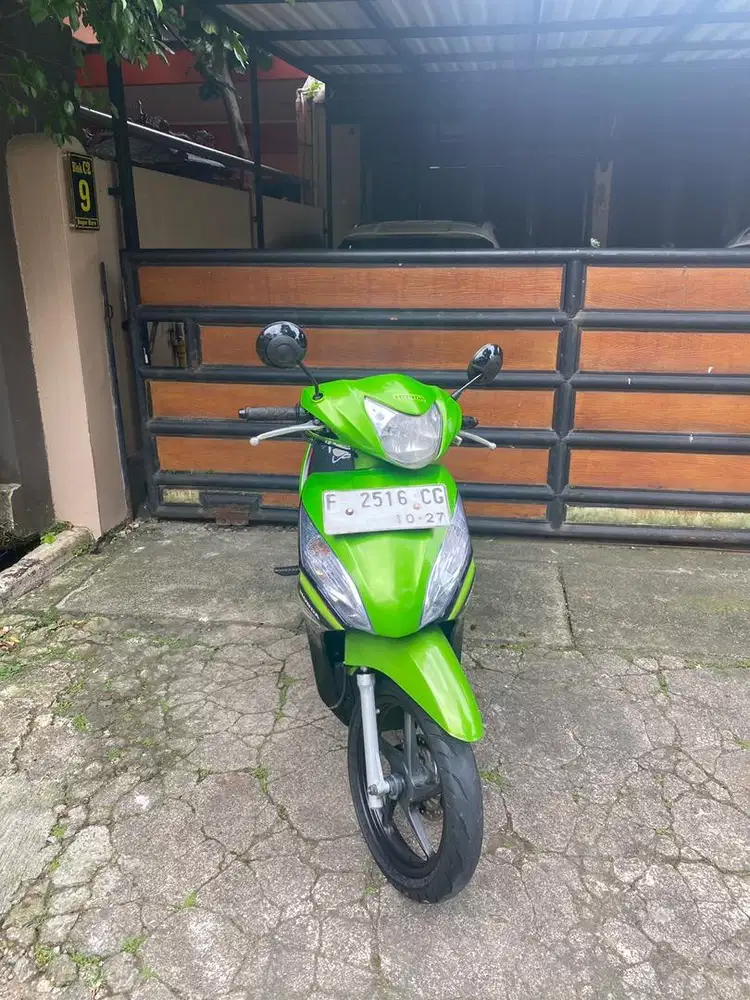 Honda Beat Spacy Helm In 2012 mulus