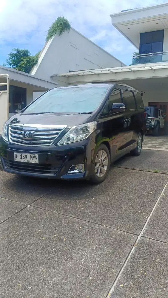 Toyota Alphard G at 2012