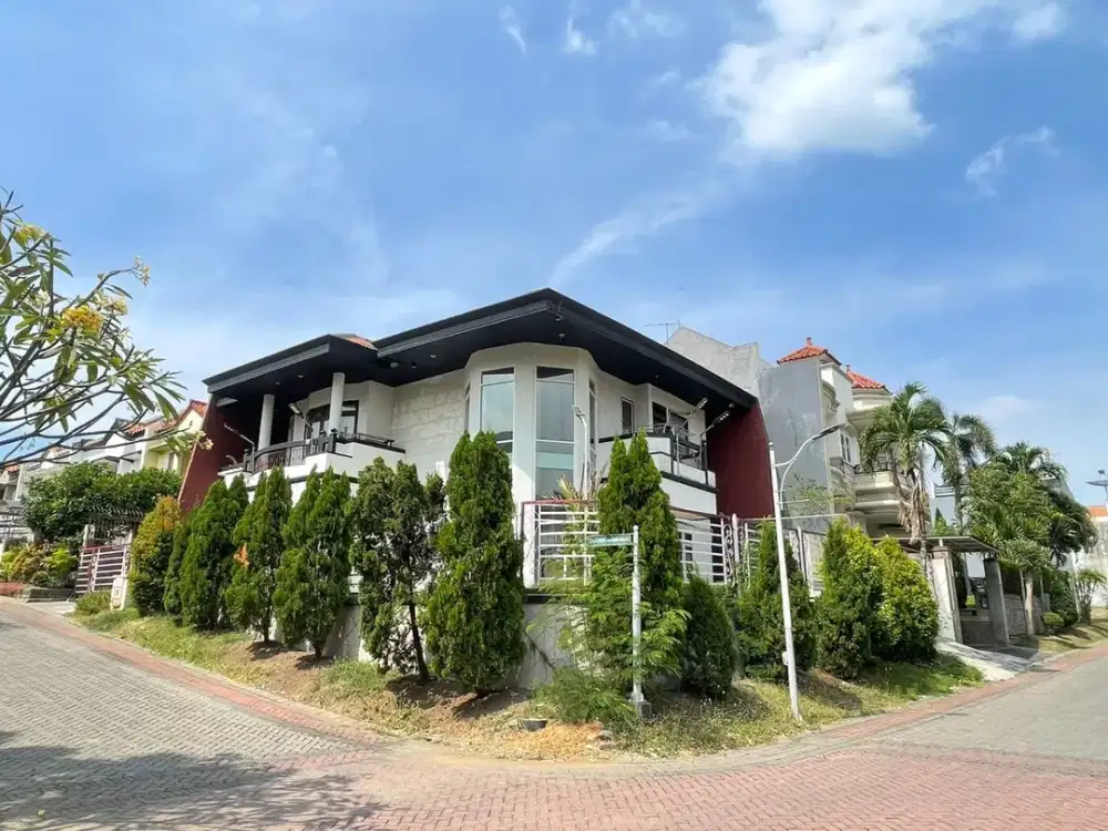 RUMAH DI VILLA SENTRA RAYA CITRALAND SURABAYA , HOOK , BAGUS MINIMALIS , SIAP HUNI .