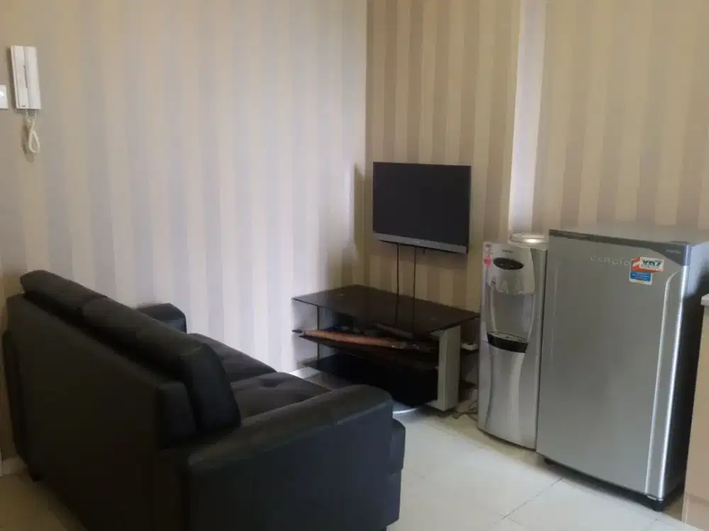 ready unit apartemen green lake sunter,tower southern,tipe 2kamar furnished,view danau,luas 42,AC dan waterheater