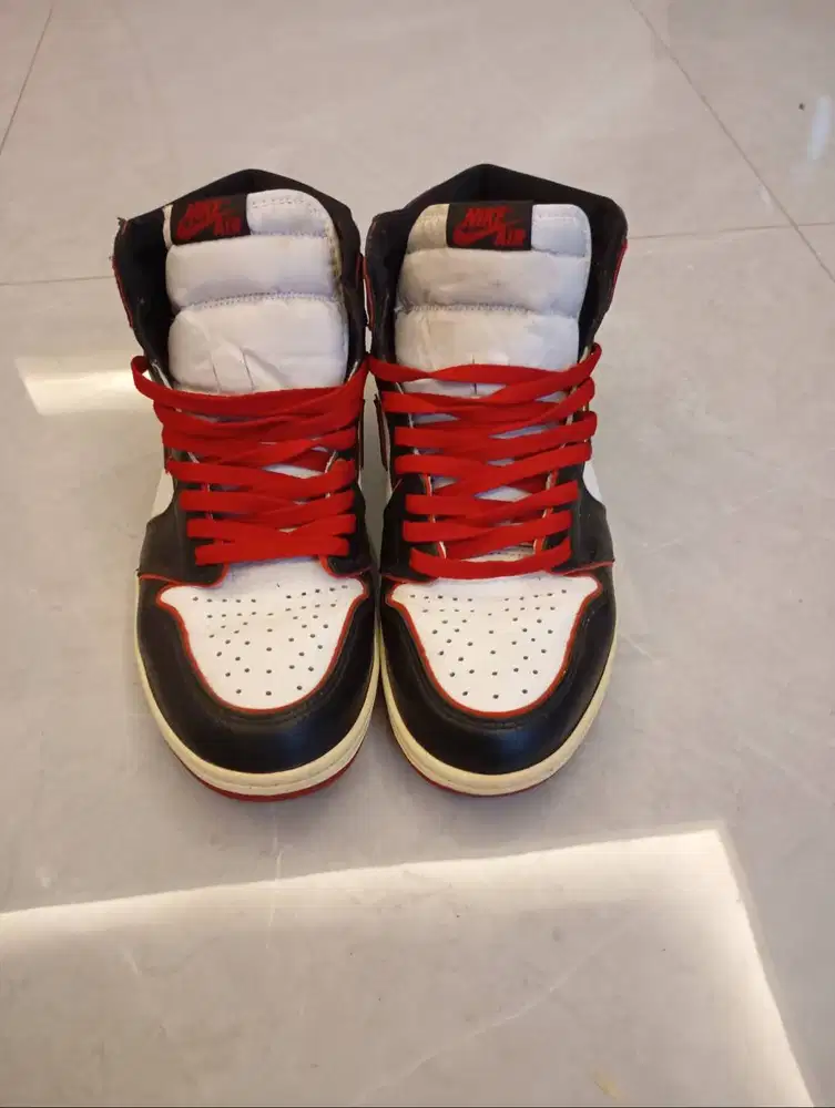 Sepatu Nike Air Jordan 1 High Bloodline