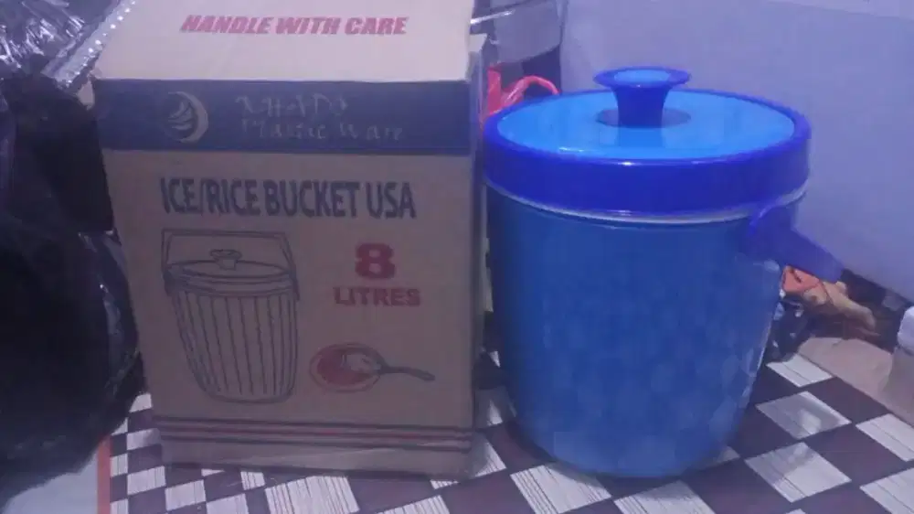 Dijual termos nasi/ice masih baru merk khado mau dijual ada 2 biji