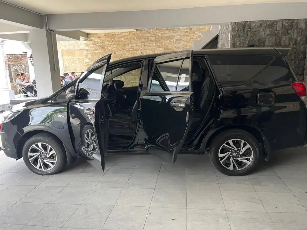 TOYOTA INNOVA REBORN 2.0 MT