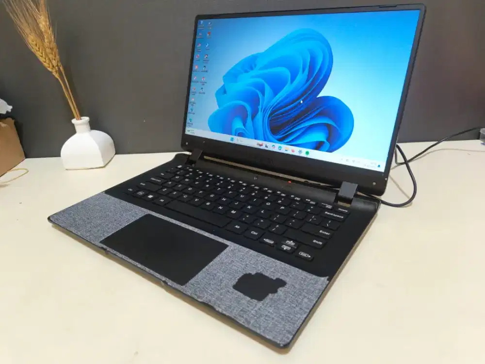 Avita NE14A2 Ssd 128gb Intel Uhd Second