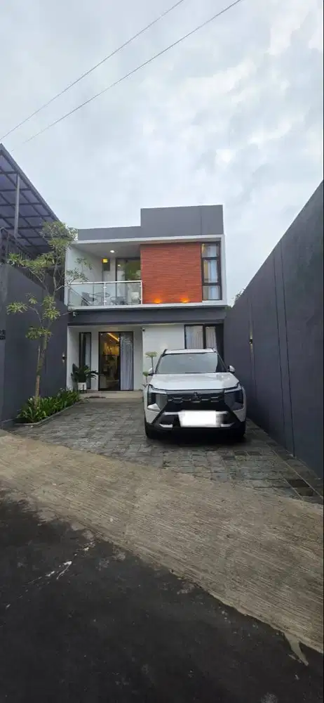 Rumah Mewah FULL FURNISH dekat Pawon Mbah Gito Jl Kaliurang KM 11