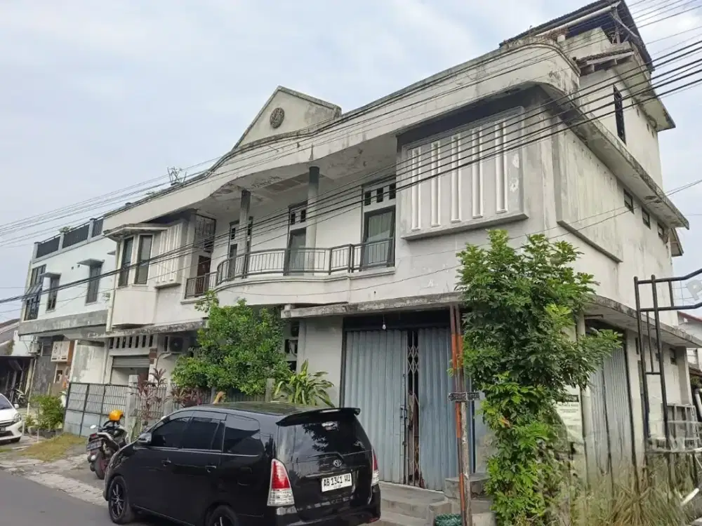 Rumah dan kost dan tempat usaha seturan belakang UPN strategis