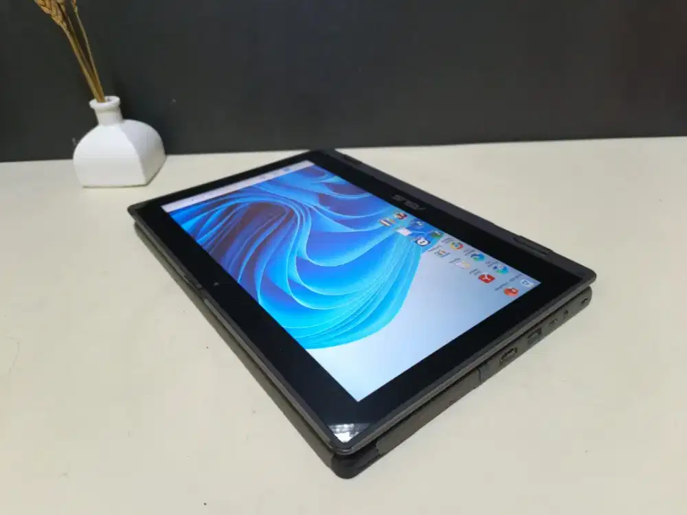 Asus BR1100FKA Flip Touchscreen Second