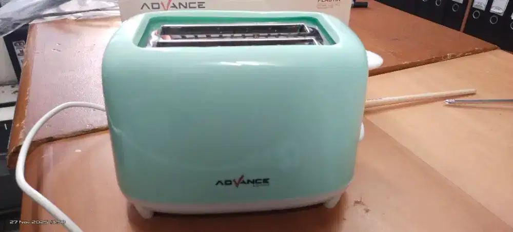 Pemanggang roti otomatis / toaster sandwich