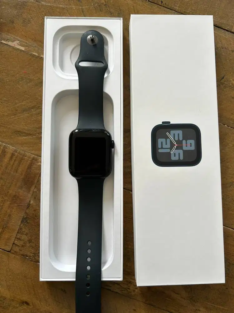 Dijual Apple Watch SE 2 40mm Black