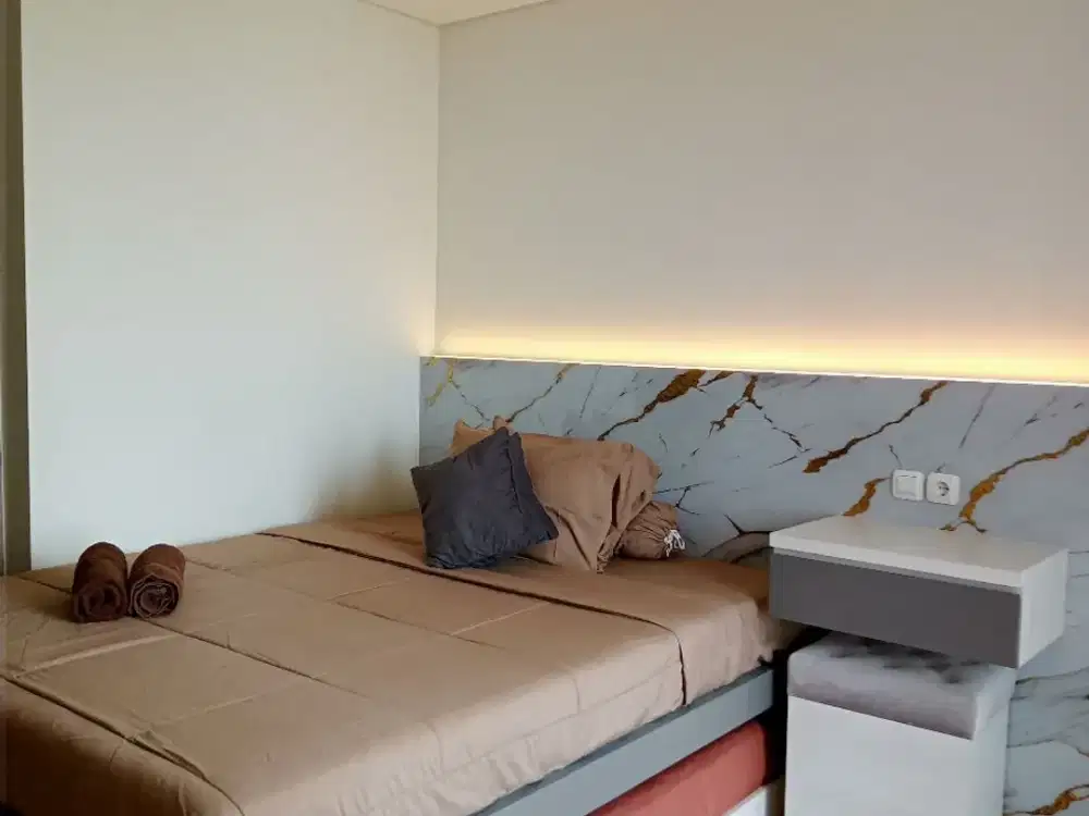 Apartemen dengan Pemandangan Laut Cantik Disewakan Gold Coast tipe studio Siap Huni