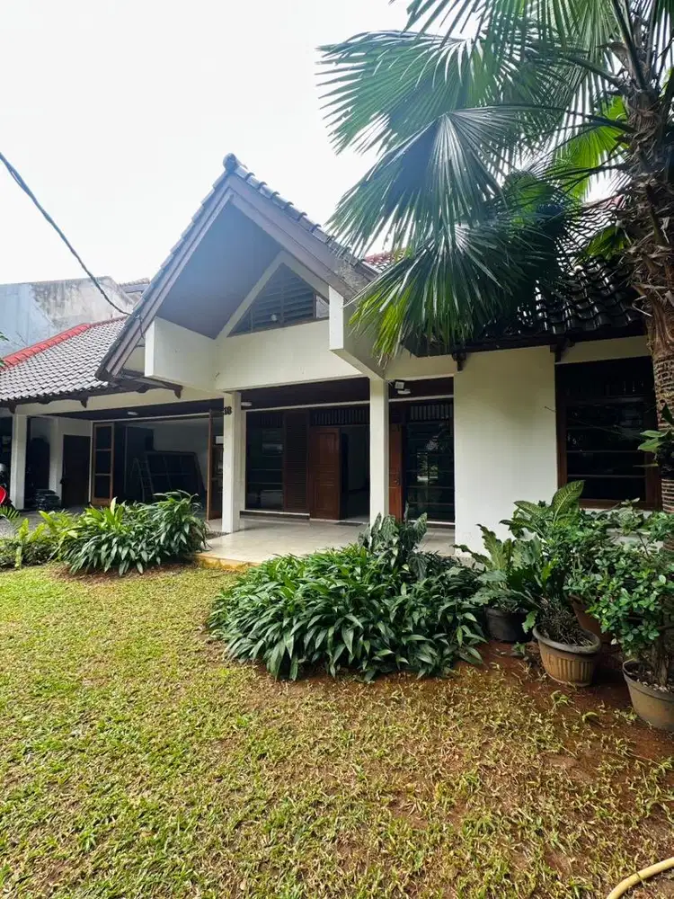 DISEWAKAN RUMAH 2 LANTAI 1,029m2 BISA UNTUK KANTOR