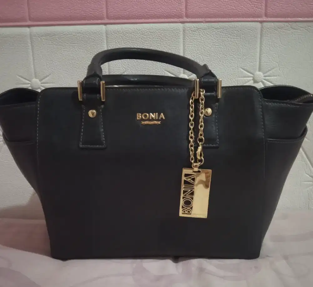 Tas bonia bekas masih baru