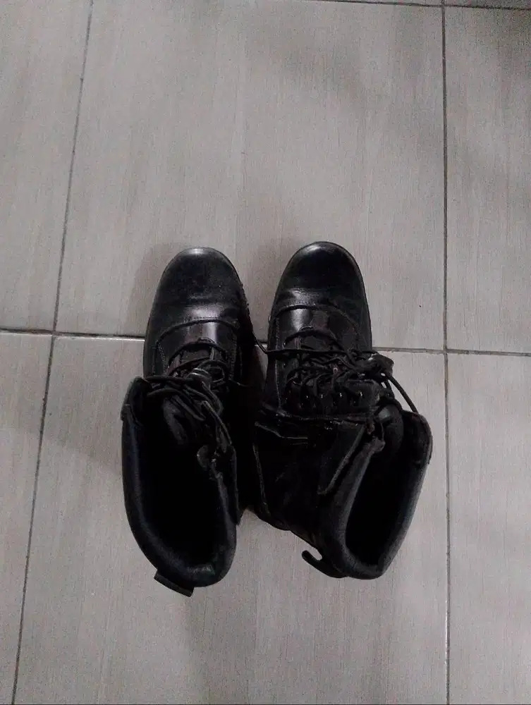 Jual sepatu PDL bekas nampak baru