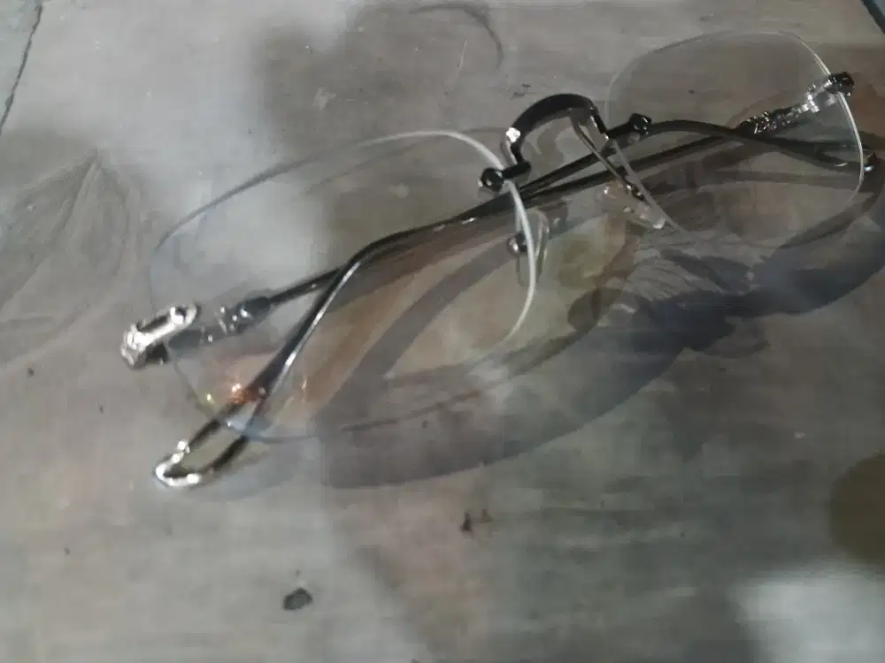 Kacamata pria - HSC 2025