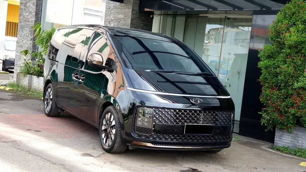 [GARANSI 5TH] Hyundai Staria 2.2L 2WD Signature 7 Seater AT 2021/2022
