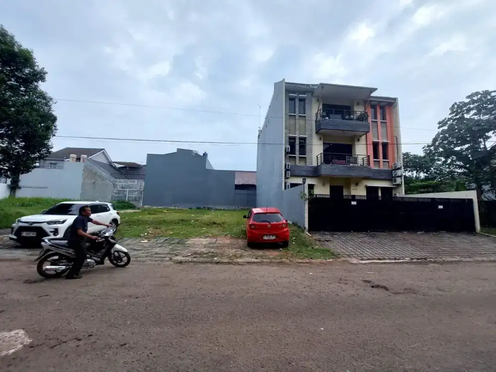 Kavling Siap Bangun Anggrek Loka BSD di jalan utama row 4 mobil